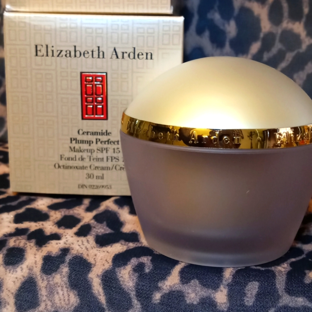 Elizabeth Arden Ceramide Plump Perfect Makeup Cream SPF-15